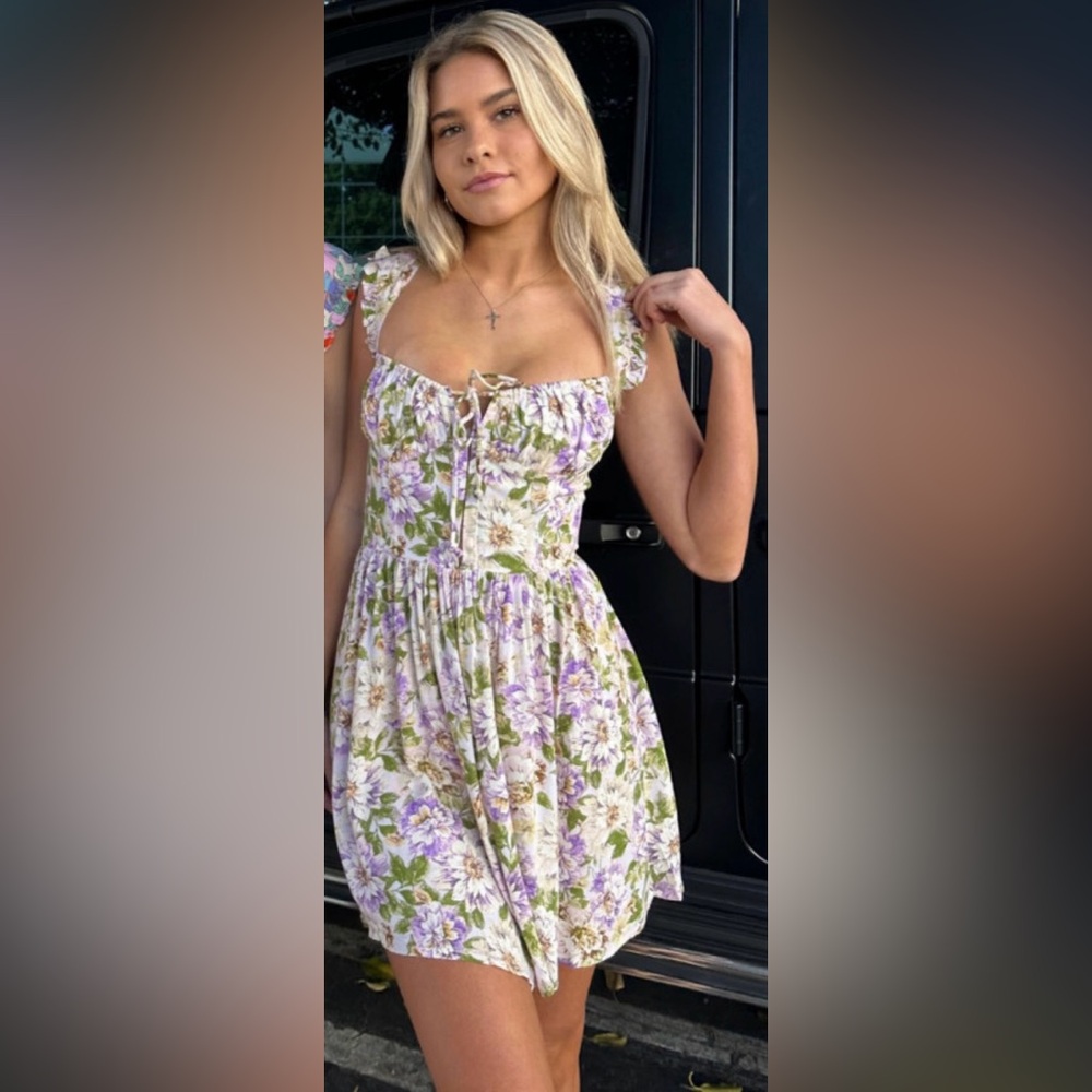 isballe’s cabinet sky to moon honey bee purple floral dress size S